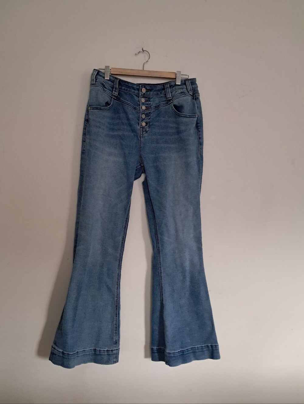 Rock & Roll Jeans Women's 33 × 32 Trouser Flare Leg Button Fly High Rise